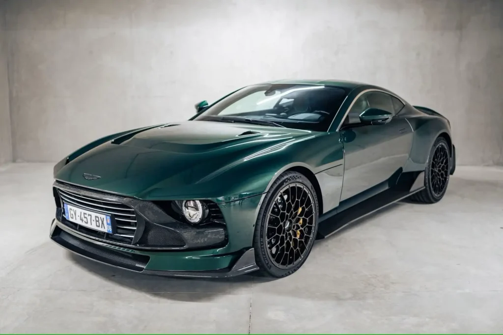 Aston Martin Valour Aston Martin Valour